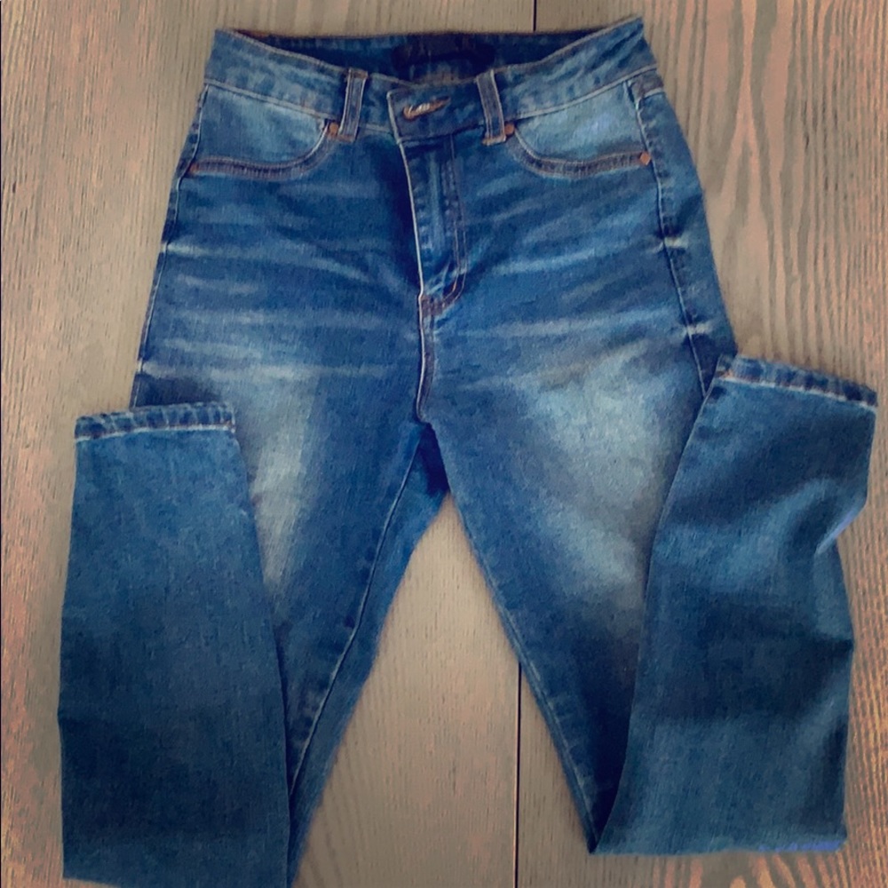 High waisted jeans